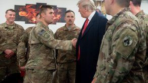 Trump visita tropas estadounidenses en Irak