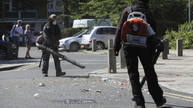Ataques a policía de Londres por 2da noche tras fiesta