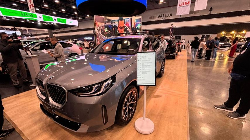 La excelencia de BMW se refleja en la precisión con que BMW ConnectedDrive y su App My BMW. La excelencia de BMW se refleja en la precisión con que BMW ConnectedDrive y su App My BMW.