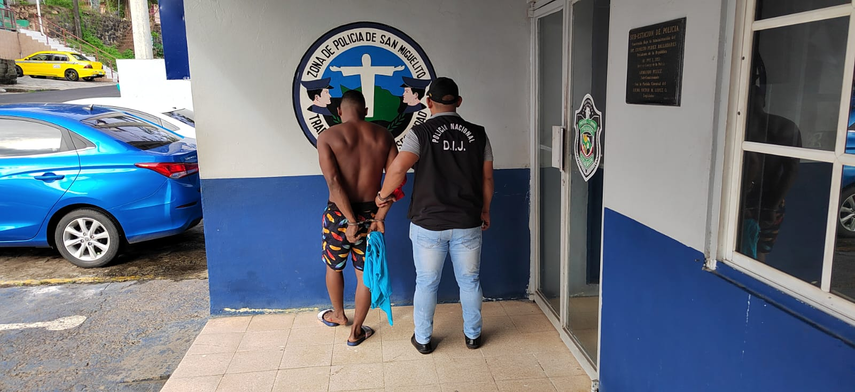 Aprehenden a dos sujetos con droga en San Miguelito