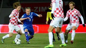 Croacia no pasa del empate a cero ante una Islandia inferior que acabó con 10