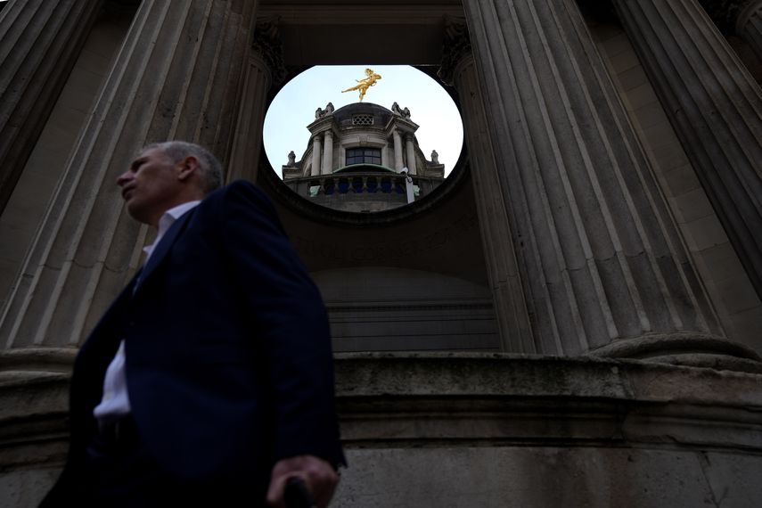 Banco de Inglaterra elevó el jueves su principal tasa de interés.