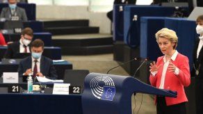 Lla presidenta de la Comisión Europea de la UE, Ursula Von der Leyen, pide más acceso.