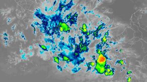El aviso indica que se  prevén acumulados de lluvias máximas por día probables en áreas bajas, en las regiones montañosas y de cordilleras.