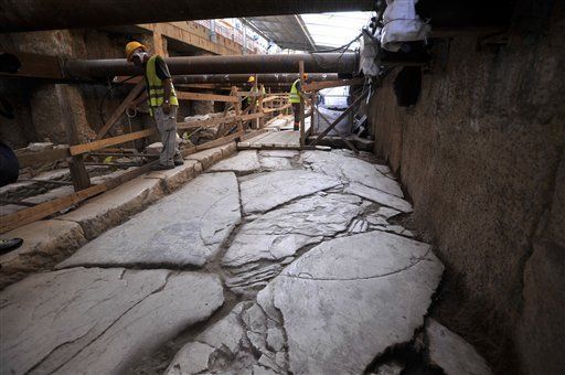 Trabajos del metro en Grecia revelan antigua ruta romana