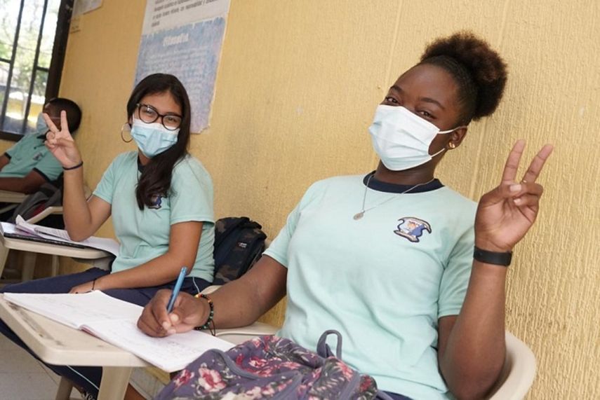El retorno a clases presenciales será para escuelas y universidades.