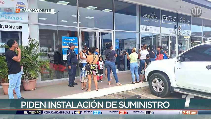 Residentes en La Chorrera protestan