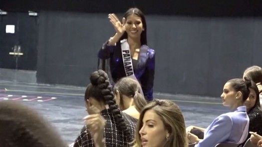 Candidatas ensayan para la gala de Miss Universo en Tailandia