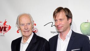 George Martin junto a su hijo Giles.