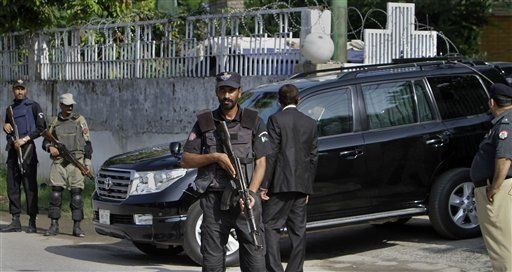 Encausan a ex presidente de Pakistán por asesinato