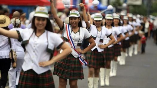 Desfiles del 4 de noviembre Desfiles del 4 de noviembre