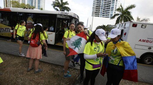 Traductor y lenguaje de señas, las herramientas de los voluntarios de la JMJ