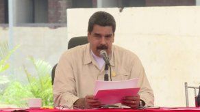 Maduro aprueba alza del 40% al salario mínimo en Venezuela