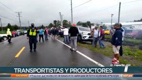 Transportistas de carga y productores de Tierras Altas protestan y continúan en paro