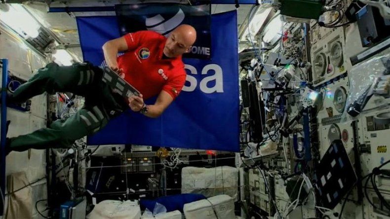 Astronauta anima por primera vez desde el espacio para una fiesta en Ibiza