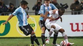 Mundial: Argentina lidera y Colombia pisa fuerte