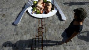 Activistas vegetarianos denuncian consumo de carne en Barcelona