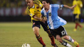 Ex selección Colombia espera por su debut en la LPF con el CAI