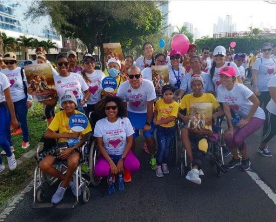 Miles de personas apoyaron la XVIII Caminata Familiar Susie Thayer