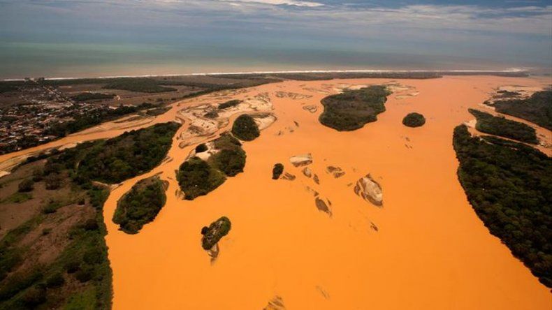 Samarco alcanza acuerdo para recuperar río afectado por vertido en Brasil