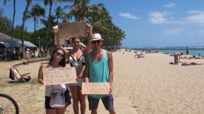 Hawai: manifestantes siembran cocoteros contra Monsanto