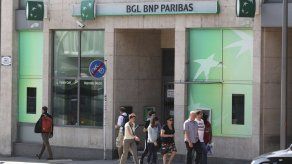 Un juez francés investiga si el banco BNP Paribas financió armas en Ruanda