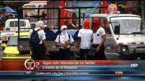 Grupo de estudiantes protestaron en el IN
