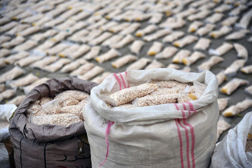 En Siria y el Líbano se han incautado píldoras de anfetamina con el nombre comercial de  Captagon por un valor de más de 3.000 millones de dólares desde febrero de 2020.