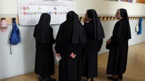 Italia: Elecciones regionales ponen a prueba poder de Renzi