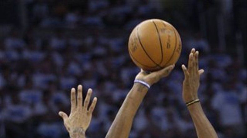 Thunder viene de atrás para ganar a los Lakers