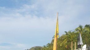 Colocan bandera amarilla en varias playas por oleajes y vientos