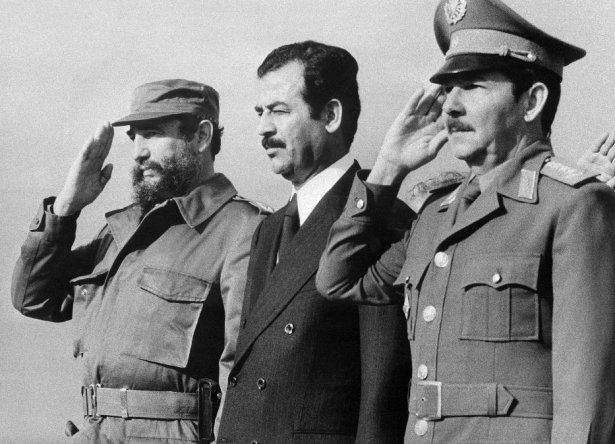 El líder cubano Fidel Castro junto a personalidades del mundo