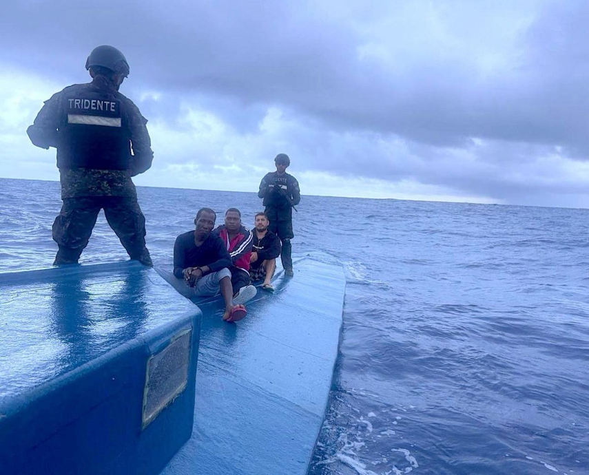 Marina de El Salvador incauta semisumergible