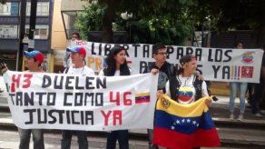 Universitarios venezolanos condenan desaparición de 43 estudiantes en México