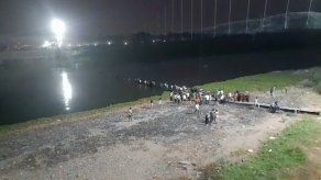 Decenas de muertos en el colapso de un puente colgante en India