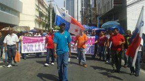 Docentes insisten en que aumento de B/300 sea aplicado a salario base