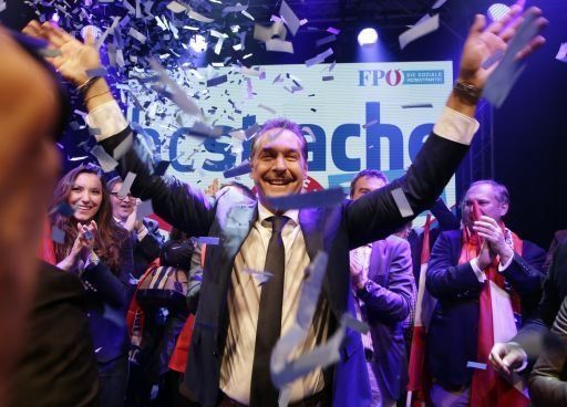 Gran coalición se mantiene en el poder en Austria con estrecho margen