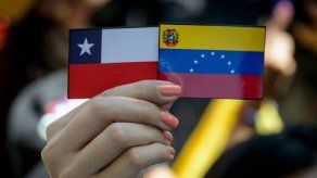 Presentan amparo en favor de 20 venezolanos a quienes Chile les negó refugio