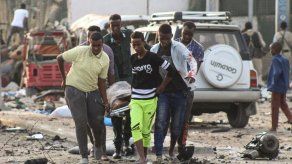Aumentan a 58 los muertos en el triple atentado con coche bomba en Somalia