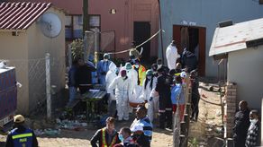 La mayoría de los cuerpos fueron encontrados el 26 de junio en el bar, sin lesiones aparentes.&nbsp;