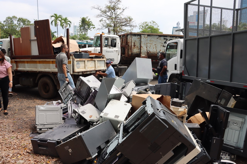 El MEF inicia la recolección de material declarado como chatarra.