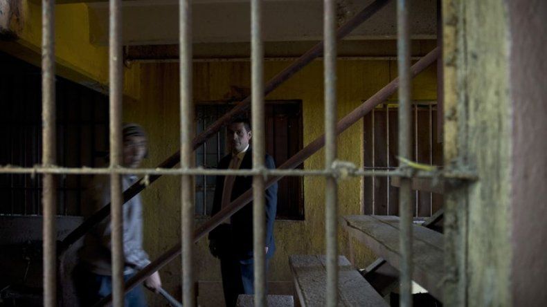 De traje y corbata, evangélicos revolucionan las cárceles chilenas