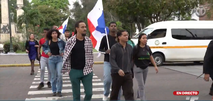 Estudiantes de la UP con orden de captura comparecen voluntariamente en la Procuraduría.