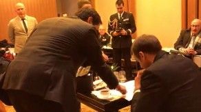 Macron, sensación en China con video de “curso” de mandarín