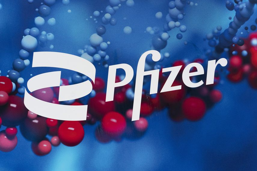 Pfizer no recibirá regalías por la venta de las versiones genéricas mientras la pandemia de coronavirus siga clasificada como una emergencia global de salud por la Organización Mundial de Salud.