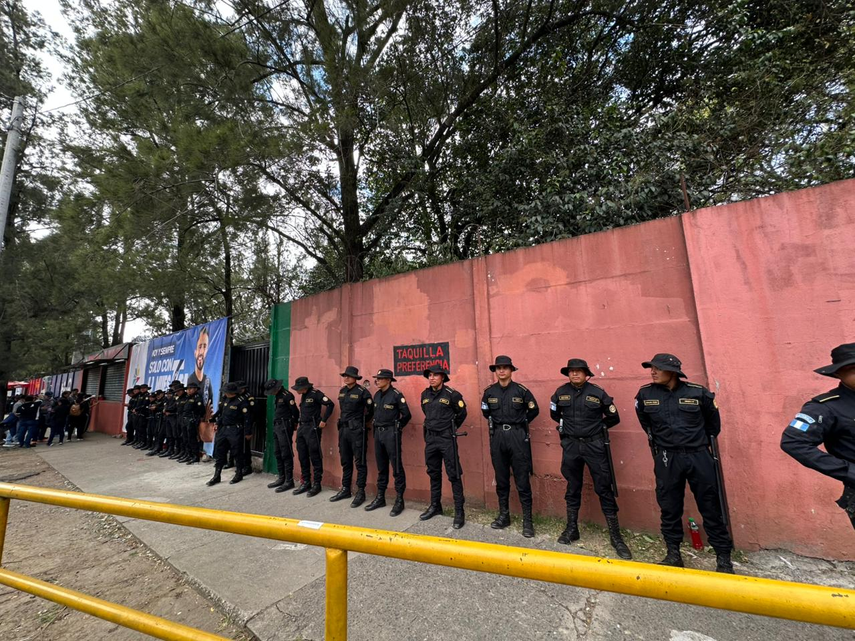Fuerte operativo de seguridad previo al partido Guatemala vs. Panamá.