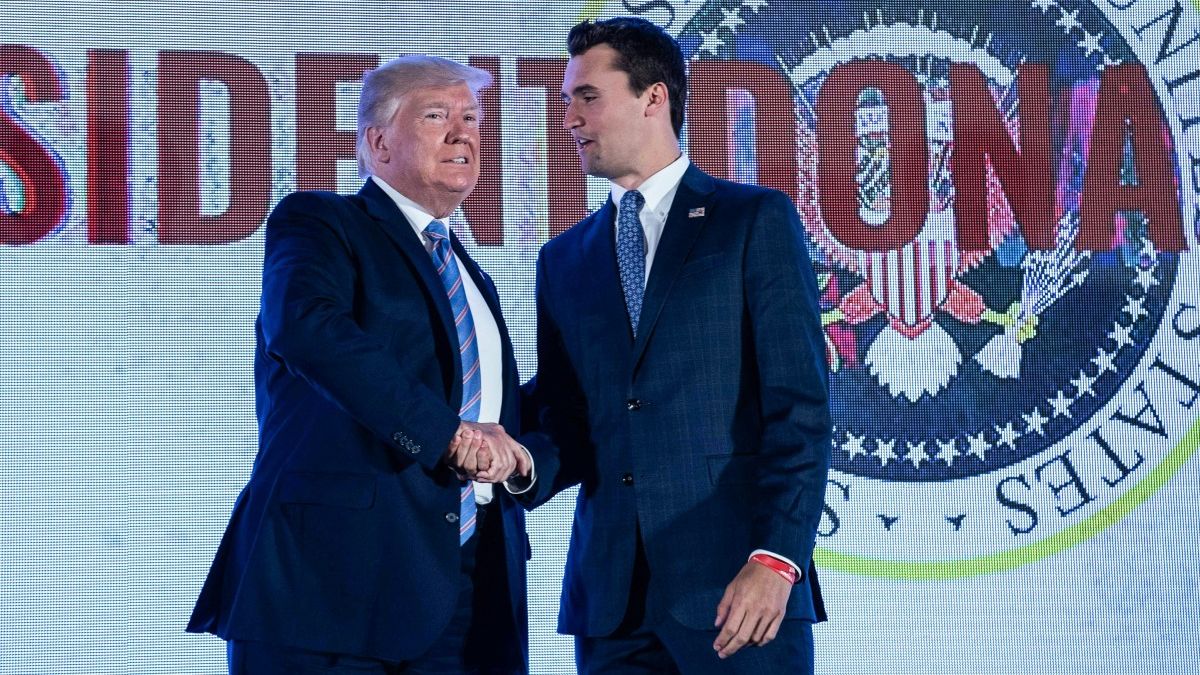 Activista de derecha Charlie Kirk muere tras ser herido de bala en evento en Estados Unidos. 