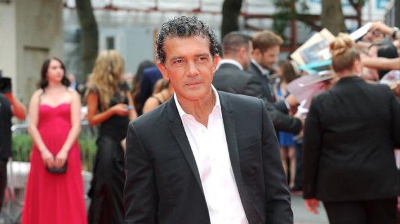 Antonio Banderas al día de las últimas tendencias gracias a su hija