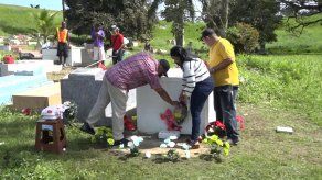 Ciudadanos colonenses recordaron este 8 de diciembre a sus madres fallecidas