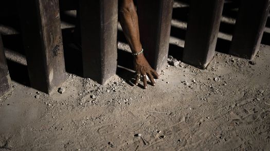 La tribu escribió a los funcionarios estatales el martes para informarles sobre sus hallazgos y preocupaciones.